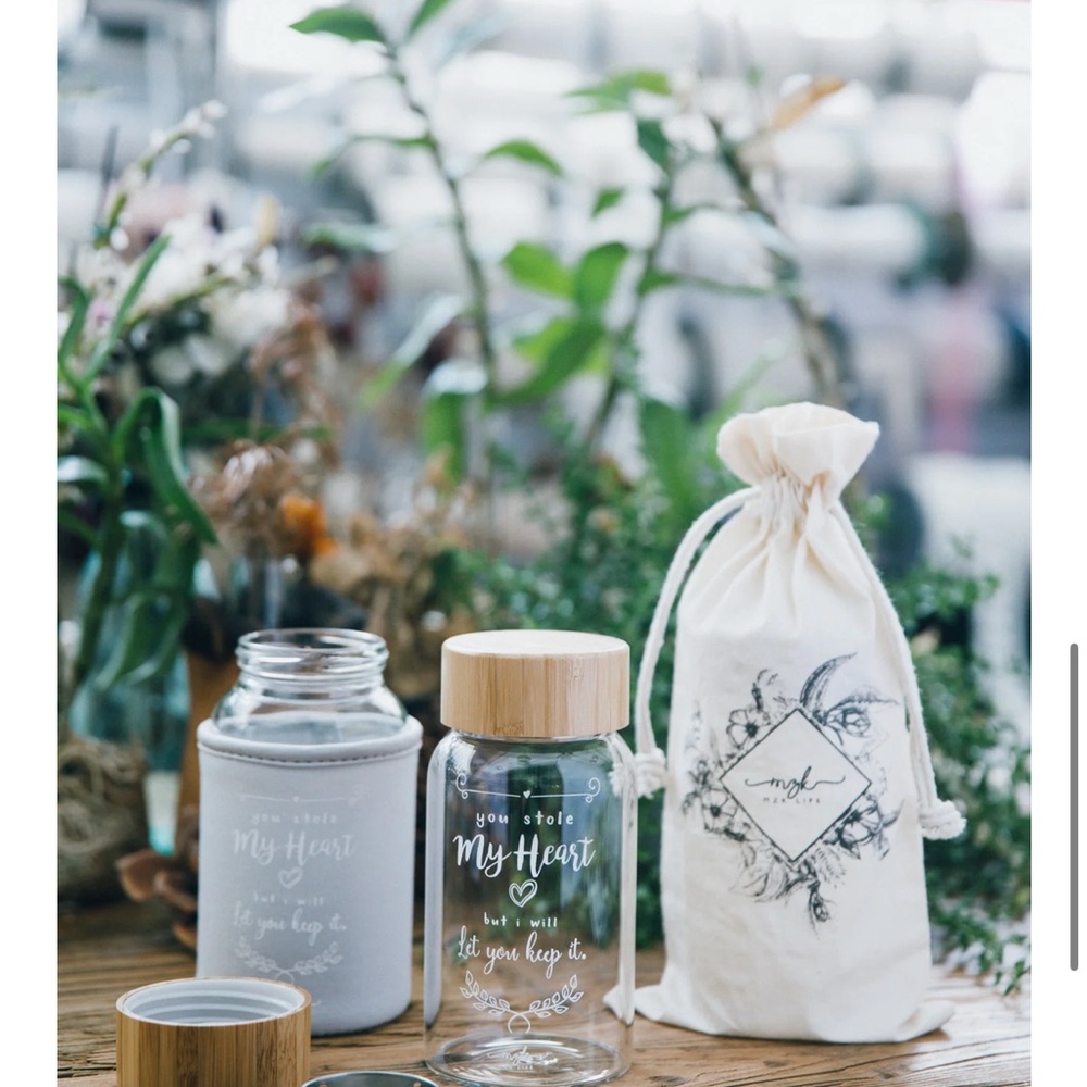 NIB Friendship Tea Bottle with Strainer and Bamboo Lid